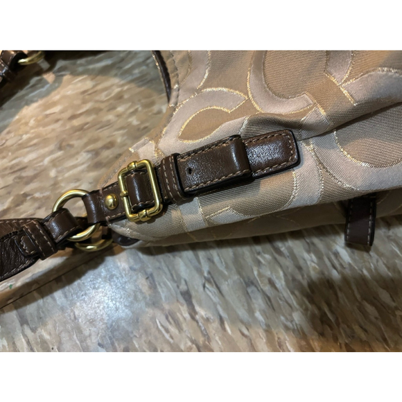 Coach Madison Op Art purse - Picture 5 of 8